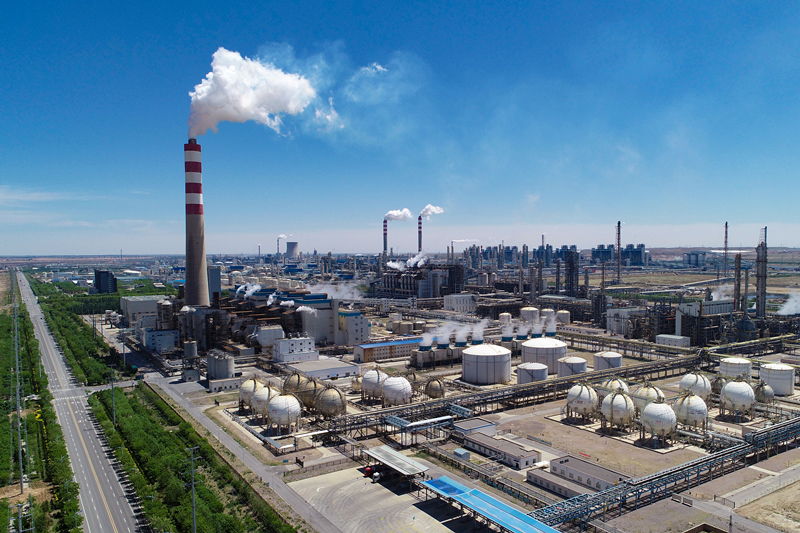 2021年5月16日拍攝的寧夏寧東能源化工基地。
